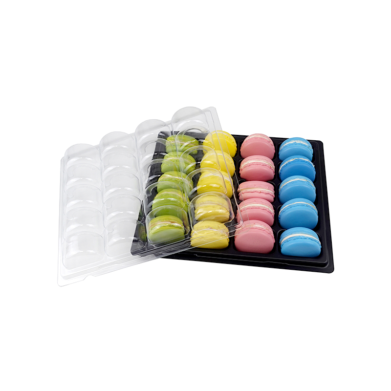 20 macarons black blister with clear lid