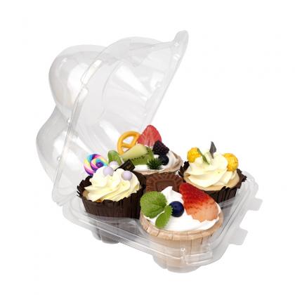 4 cupcakes clear plastic containers