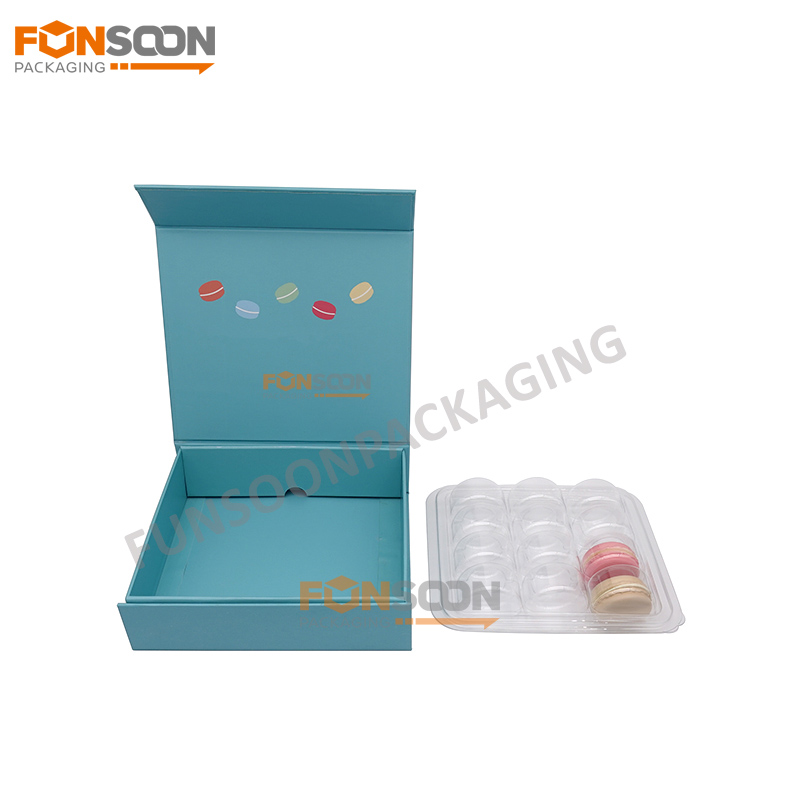 12 macarons Cardboard magnet gift box