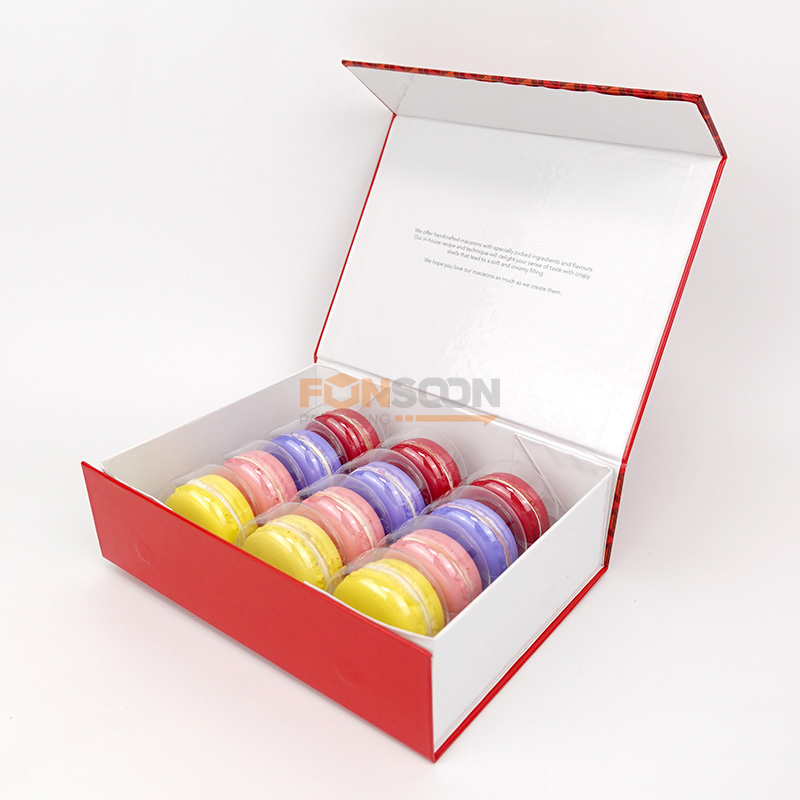12 macarons Cardboard magnet gift box